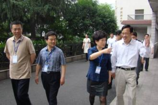 山东兰陵县五中副校长林传栋猥亵女生孙某怀孕后勤林传栋强诱奸恶行斑斑